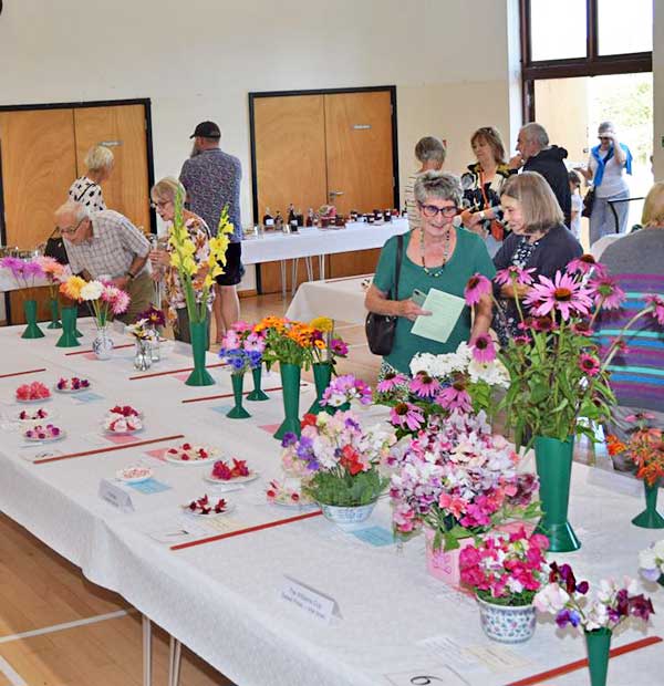 Trophy Winners Elham Gardening Society